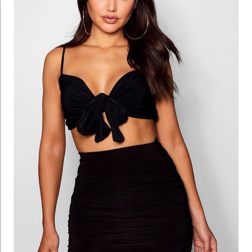 Tie knot top